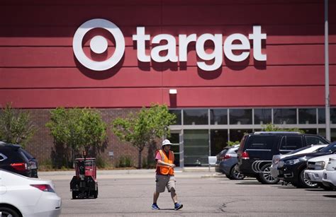 Target wrestles with pullback in spending and theft that costs retailer